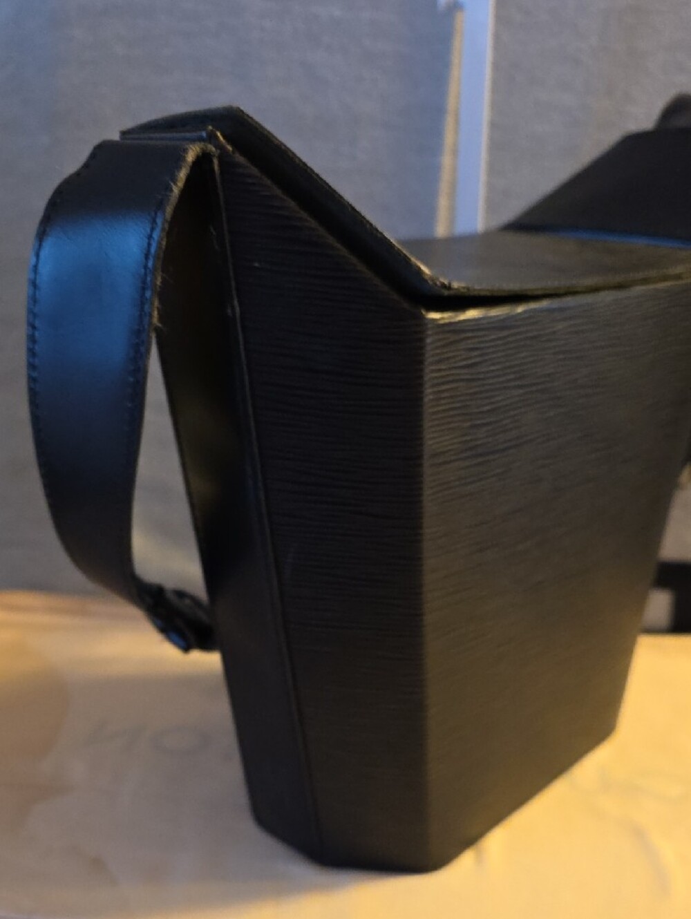 Louis Vuitton Black Epi Sac Seau - Picture 4 of 7